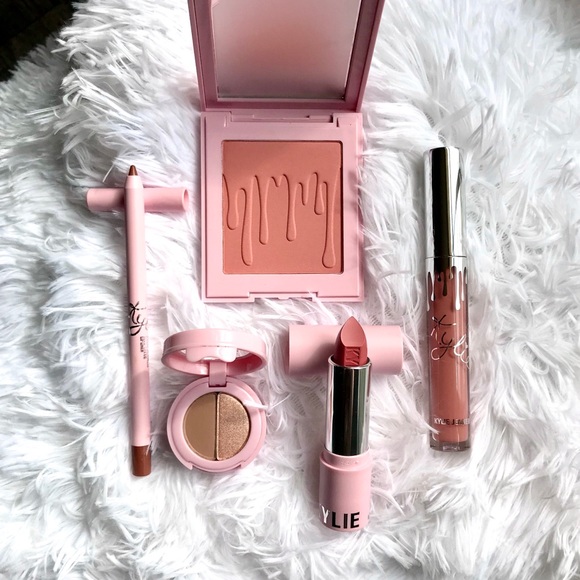 NEW Kylie Cosmetics Holiday Set - Picture 6 of 6